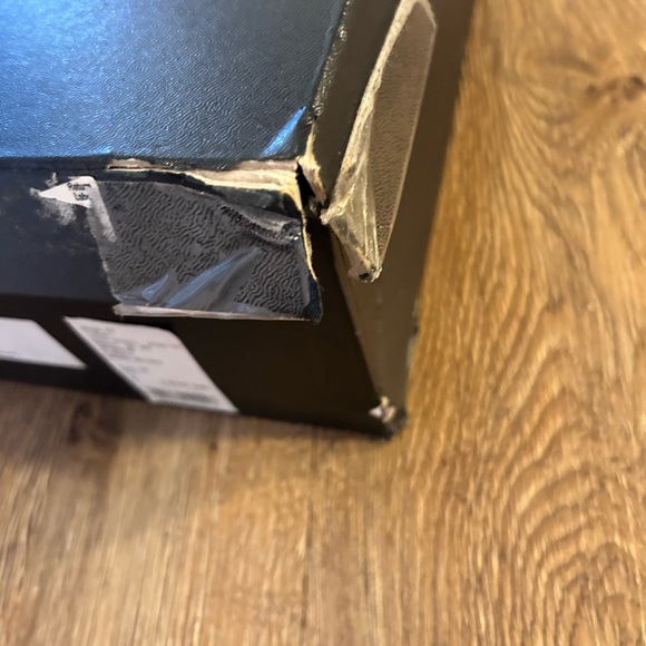 CHANEL LEATHER WINTER BOOTS , camel color with CC logo and Shearling Fur - Picture 4 of 17